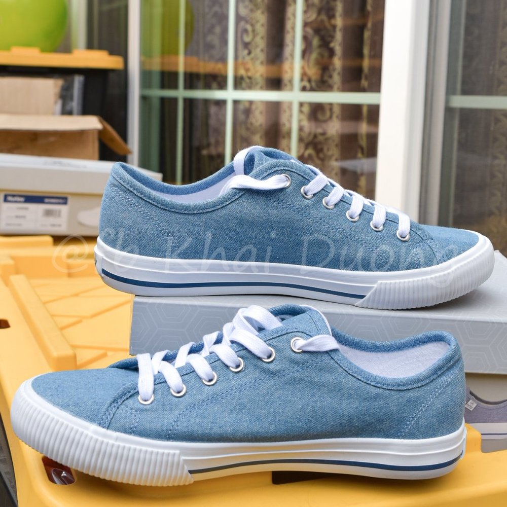 - Hurley‎ Ladies' Lace-Up Canvas Shoe Blue - Picture 2 of 6